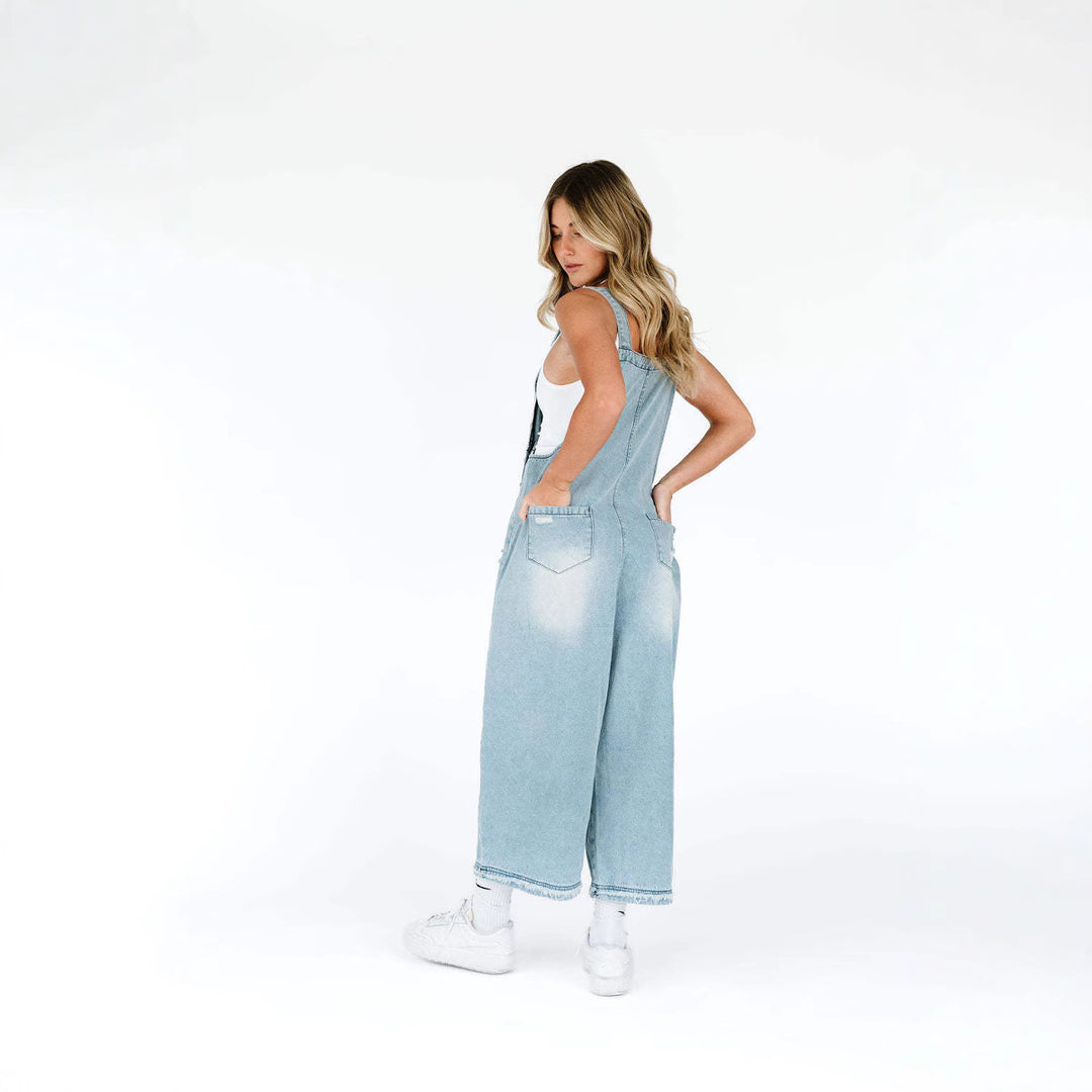 Dame casual denim overalls with trendy destroyed details Skovae