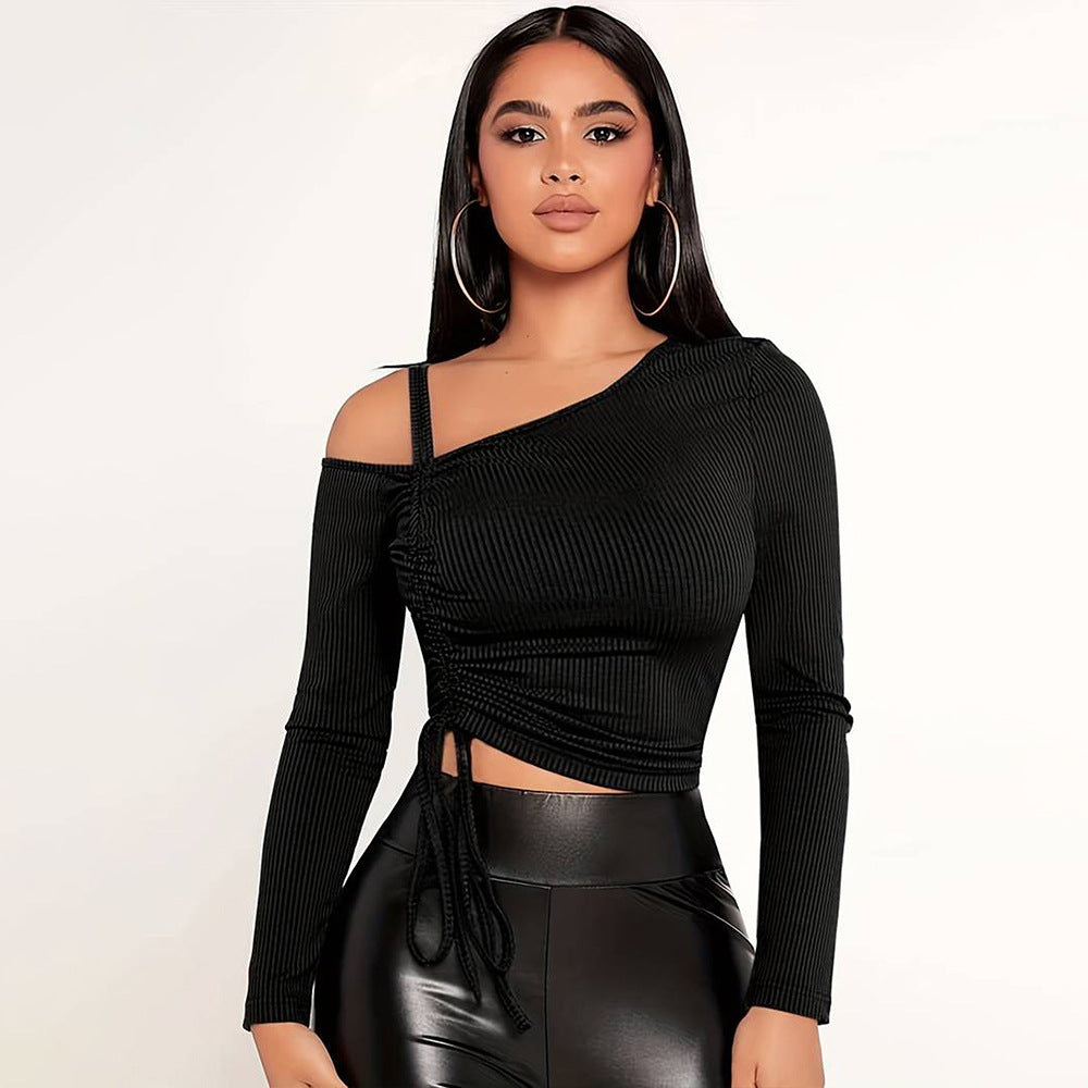 Kvindernes stilfulde crop top med asymmetrisk snit og raffinerede ruffle detaljer Stilla