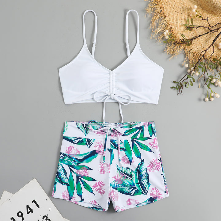 Dame badeanstigts-sæt med raffineret flæser-top og højt skårne shorts Stilla