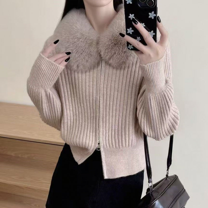 Kvinders cardigan med højkvalitets faux fur krave og elegant ribbet tekstur Stilla