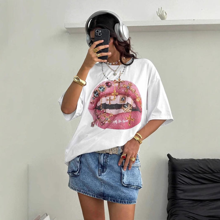 Dame Oversized T-Shirt med kreativ læbe- og smykkedesign Skovae