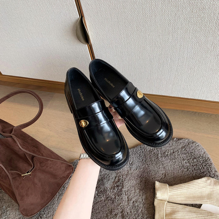 Dame klassiske Slip-On Loafers med gyldne accenter Stilla