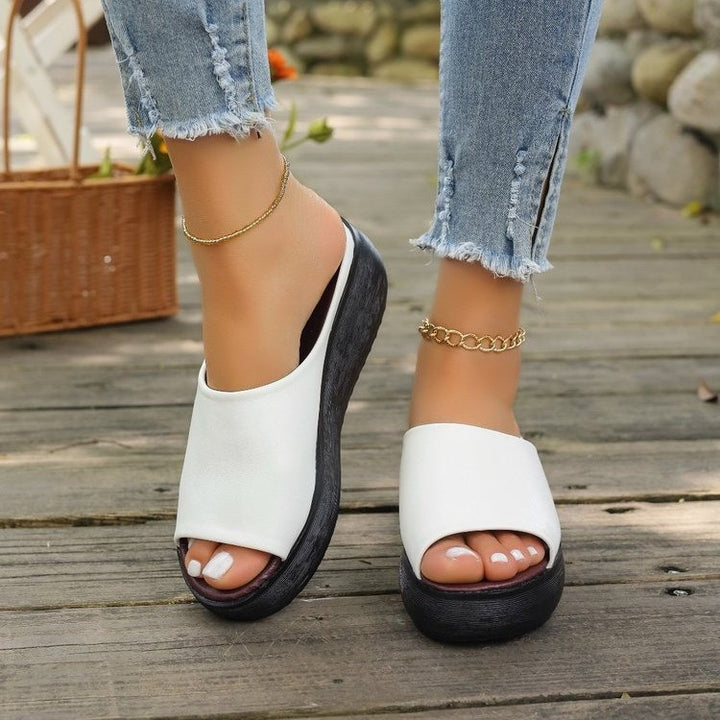 Dame Plateau-Slipper med smidigt overmateriale og ergonomisk fodseng Stilla