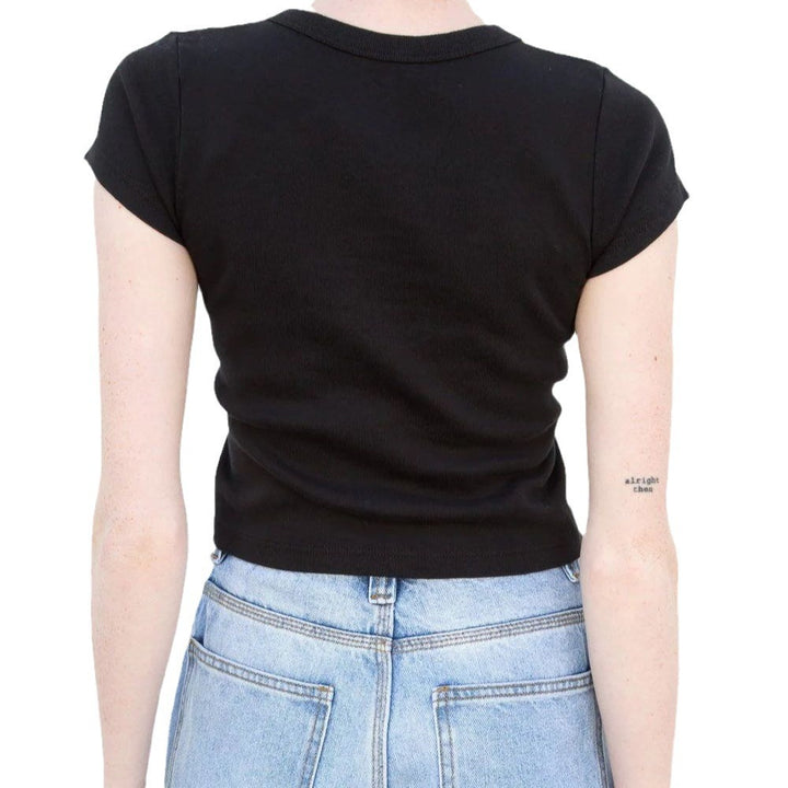 Dame Crop-Top med kreativ grafisk tryk og afslappet snit Skovae