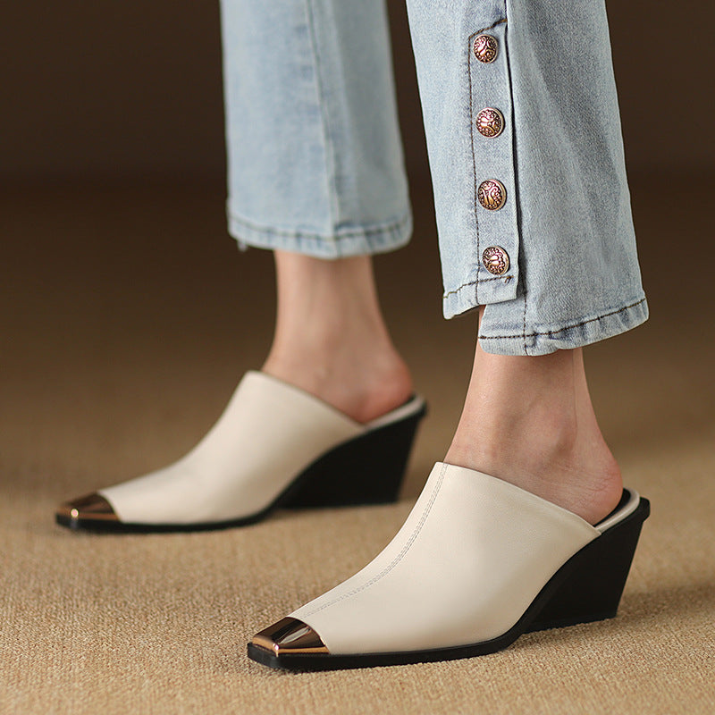 Femme Open-Toe Wedge-Heel Mules med Metallic-Accent Stilla