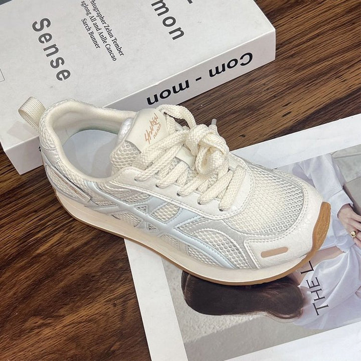 Dame sport sneakers med reflekterende overflade og åndbar sål Stilla