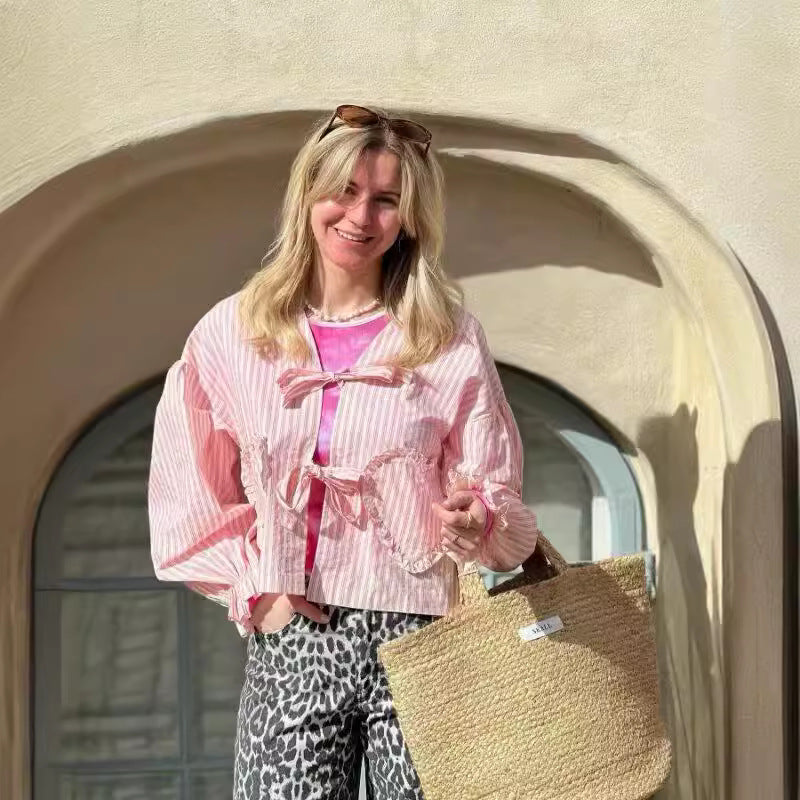 Dame pyjamassæt med flæsedetaljer og hjerter Stilla