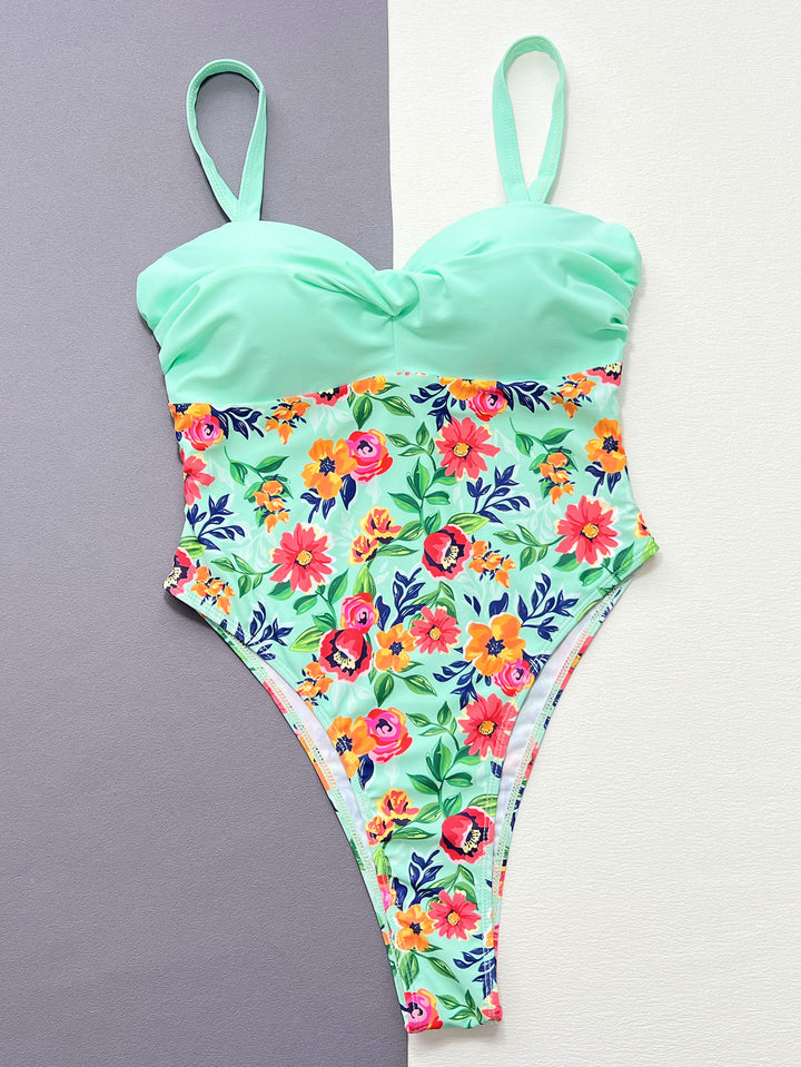 Dame heldragt badedragt med blomster cut-out-design Stilla