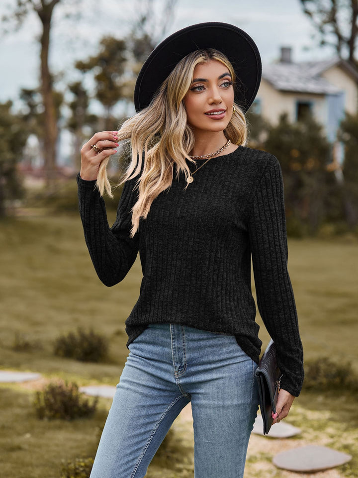 Dame finstrikket pullover med elegant ribstruktur Stilla