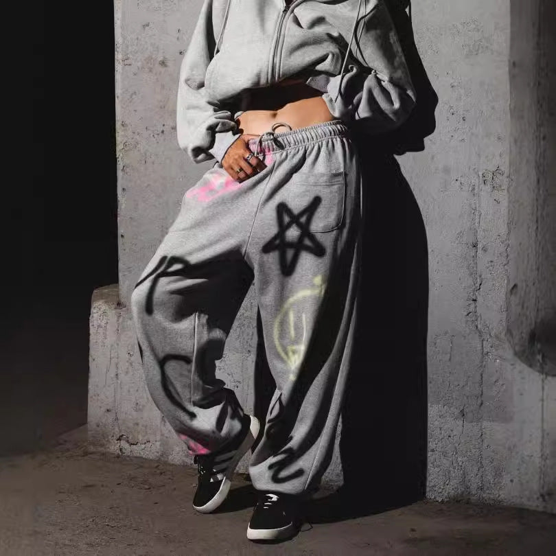 Kvinder casual hoodie og jogger bukser sæt i urban graffiti design Stilla