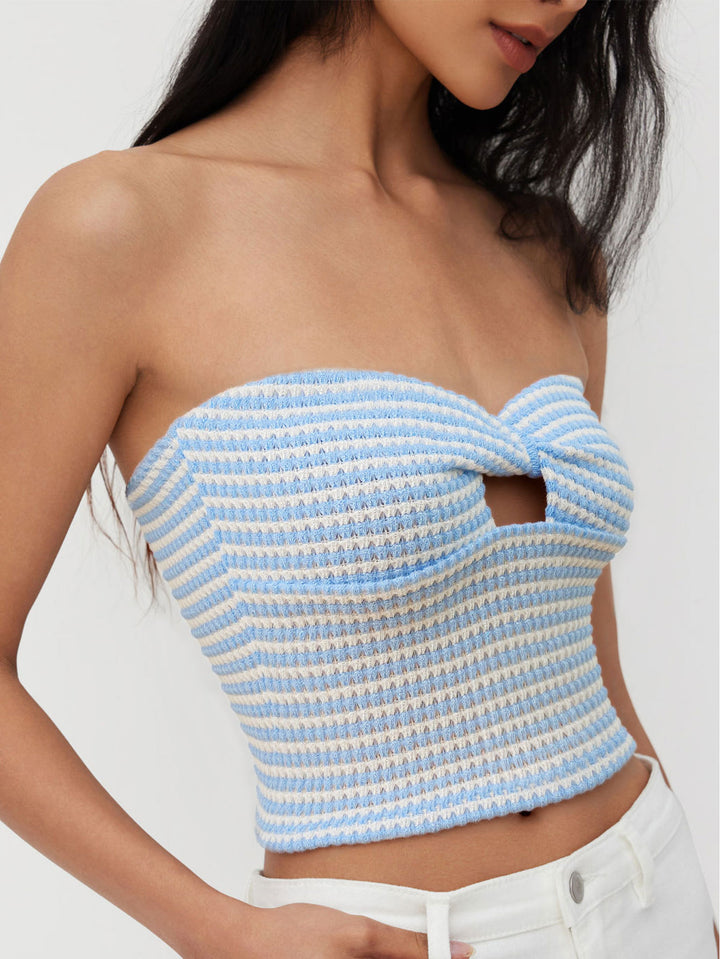 Kvinders crop top med åben ryg og dekorativ slids Stilla