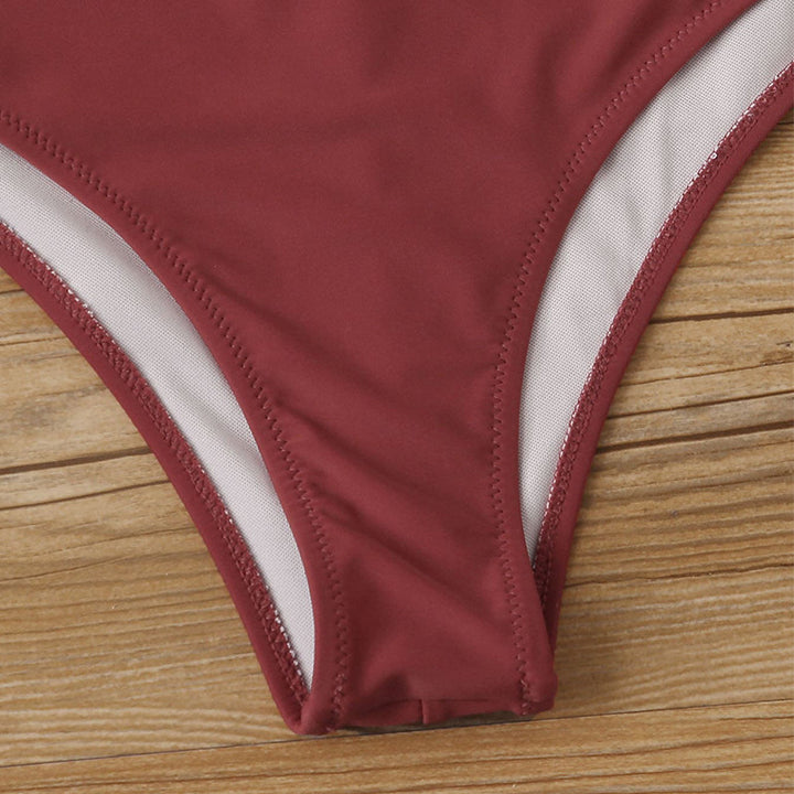 Dame Højt Skåret Bikini-Sæt med Foran Knoten og Cut-Out Design Stilla