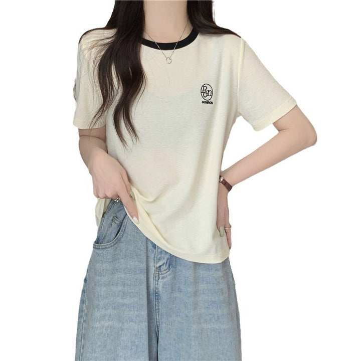 Femme Relaxed Fit Ribbomuld T-Shirt med kontrastbånd Stilla
