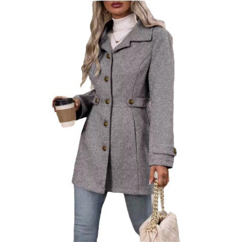 Kvinders elegante trenchcoat med skræddersyet snit og knapdetaljer Stilla