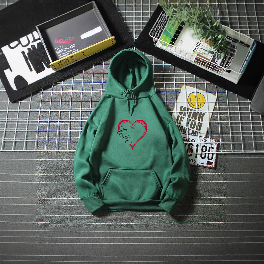 Kvinders hoodie med romantisk hjerte design og højkvalitets fleece Skovae