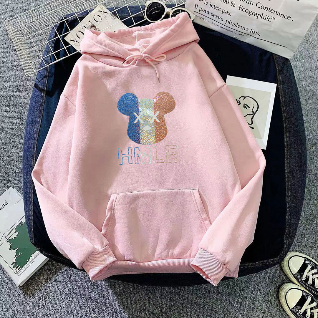 Kvinders hoodie med kunstnerisk bjørnemotiv Skovae