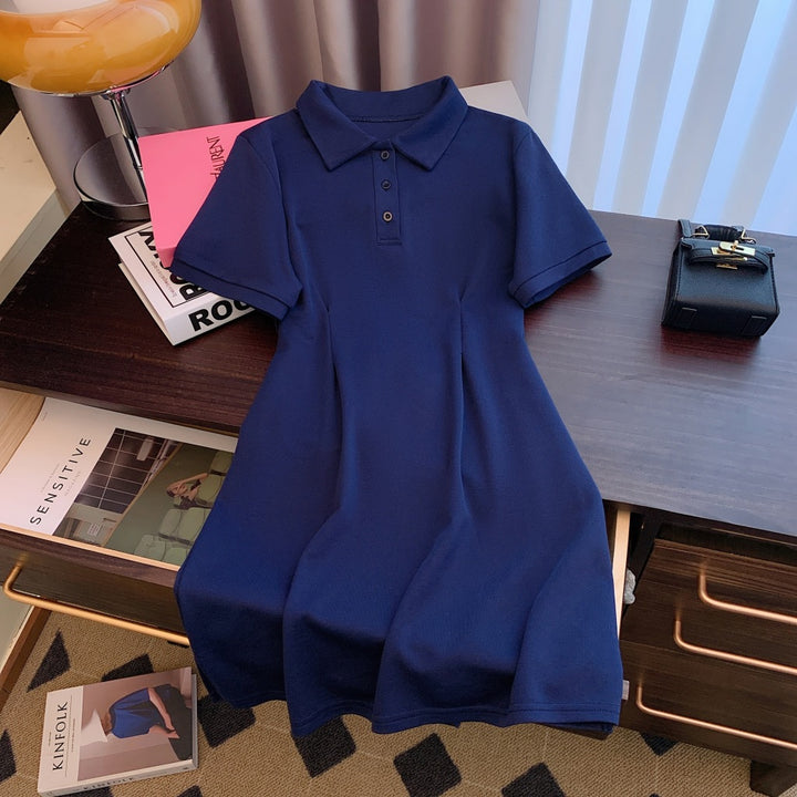 Femme Classic Polo kjole med knapdetaljer og sideslidser Stilla