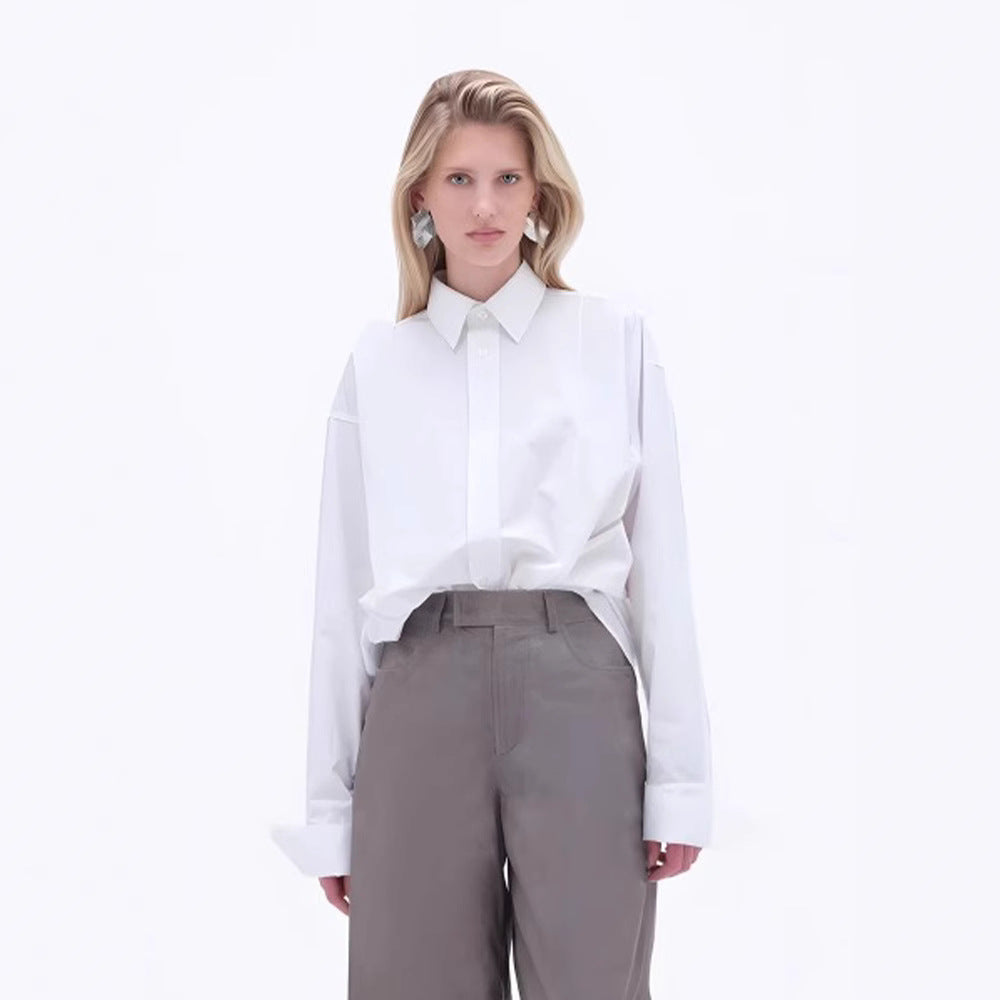 Kvindernes langærmede bluse med moderne snit og elegante detaljer Stilla