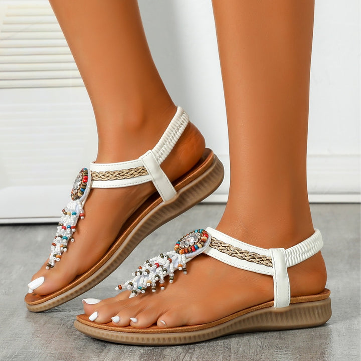 Dame sandaler med dekorativt smykke design og fleksibel fodseng Stilla