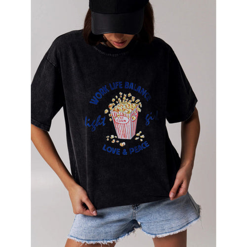Dame T-shirt med grafisk popcorn-motiv og afslappet pasform Stilla