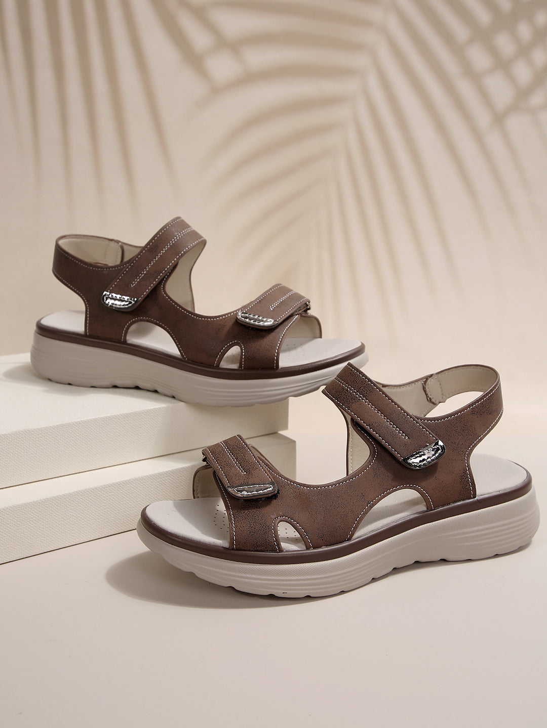 Dame Komfortable anatomiske Sandaler med justerbare remme og ergonomisk sål Stilla