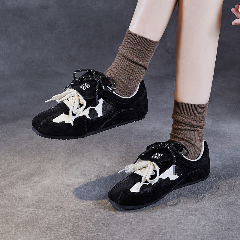 Dame Sporty Suede Sneakers med Dyretryk Accenter Stilla