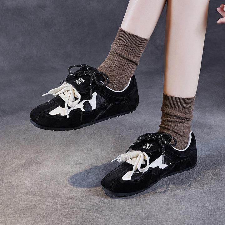 Dame Sporty Suede Sneakers med Dyretryk Accenter Stilla
