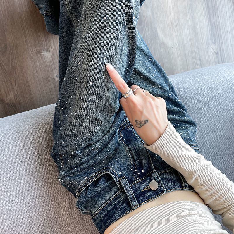 Damejeans med skinnende perledetaljer Stilla