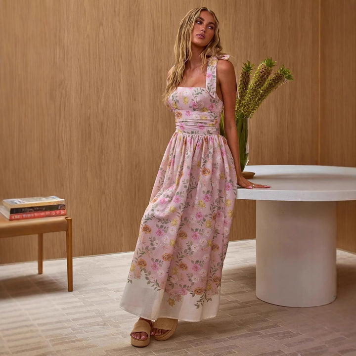 Kvinders maxikjole med blomsterdetaljer og justerbare spaghetti-stropper Skovae
