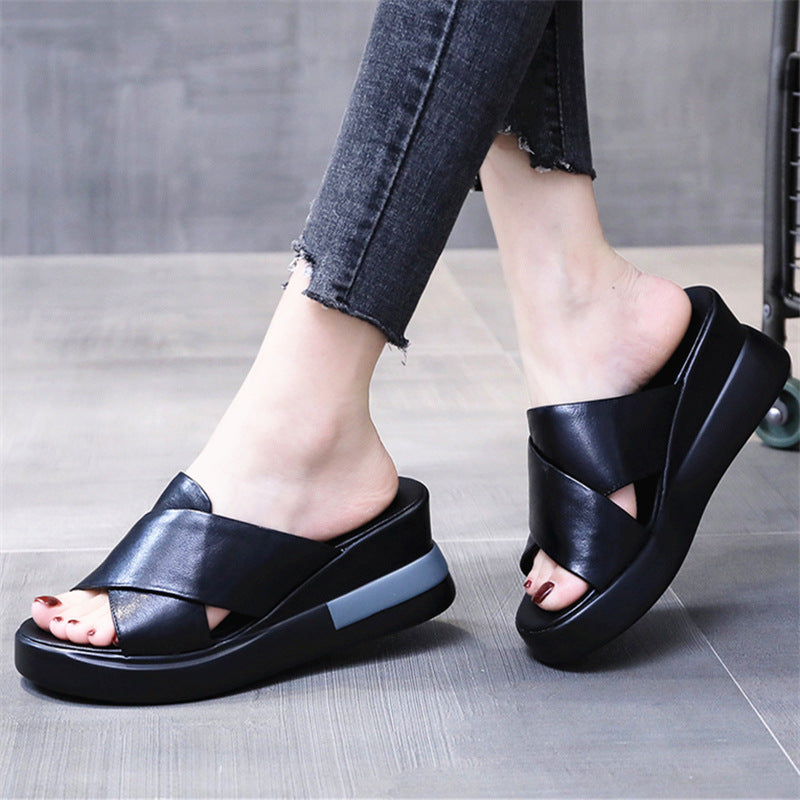 Dame platform sandal med moderigtigt krydsbånd Stilla