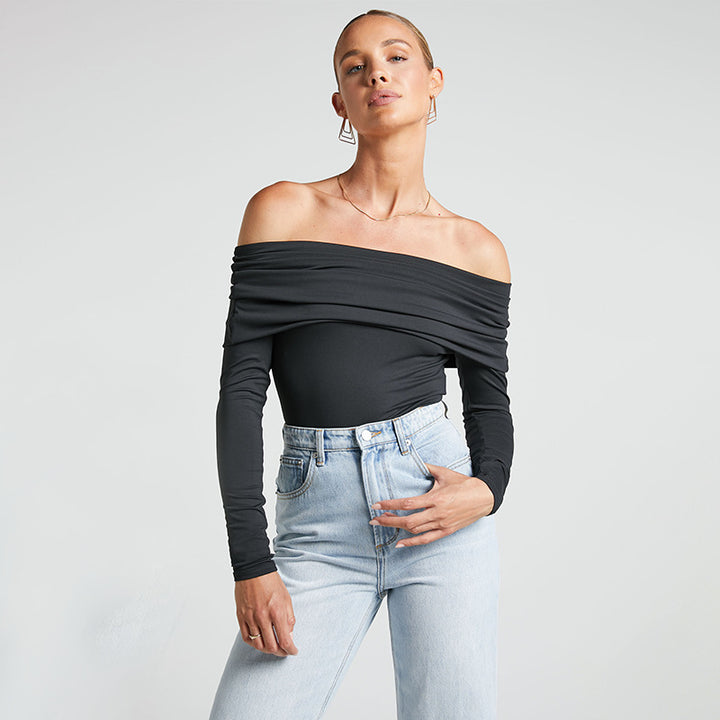 Dame Off-Shoulder Langærmet Body med elegant Drapering Stilla