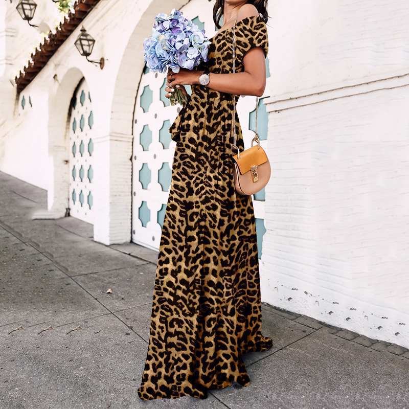 Kvindernes maxi kjole med off-shoulder design og sideslids Stilla