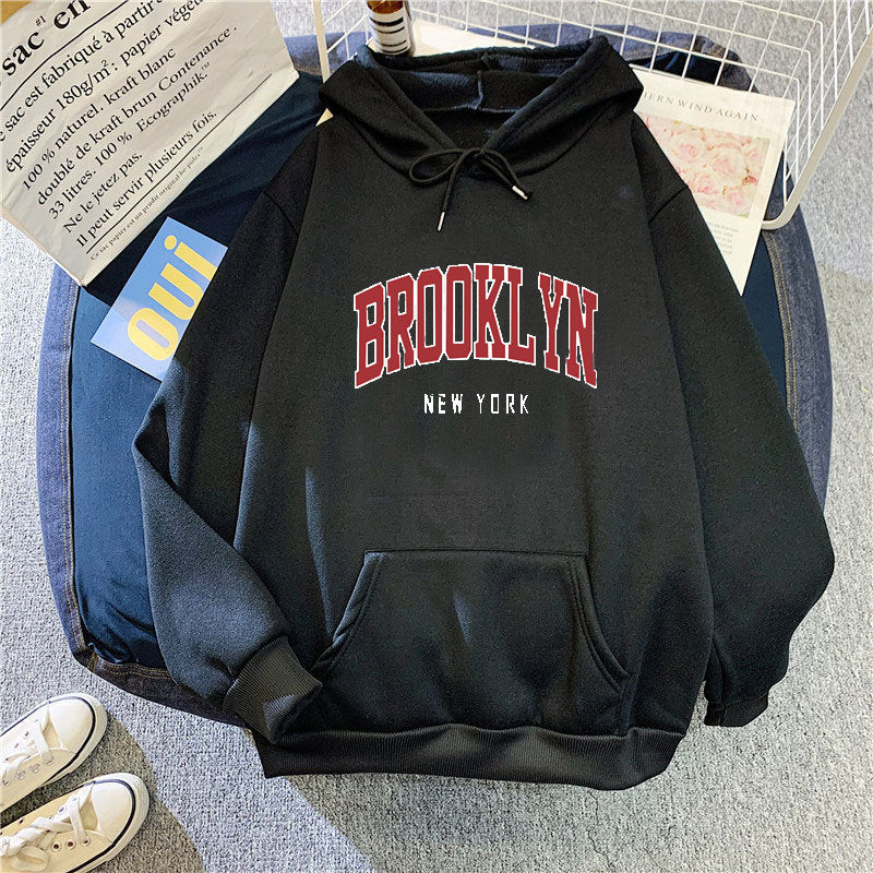 Kvinders hoodie med trendy Brooklyn print Skovae