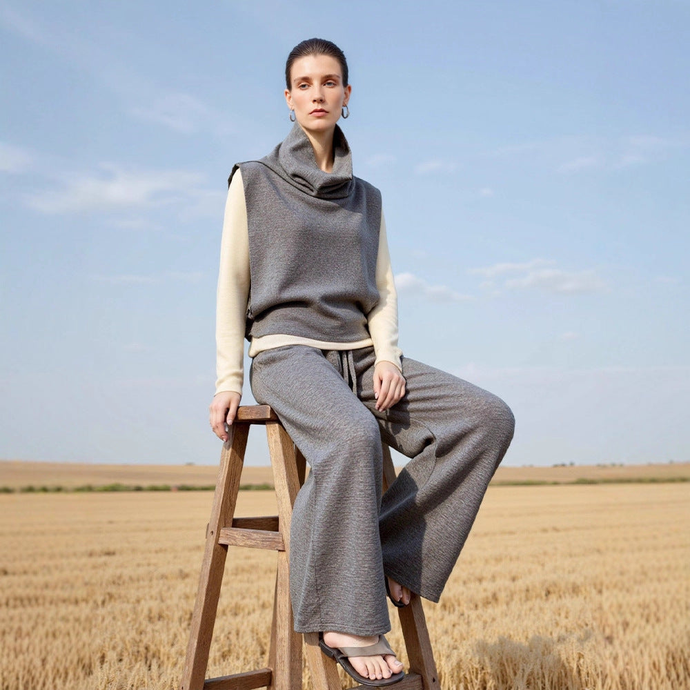 Kvinders fashionable strikket sweater med høj krave og brede bukser Stilla