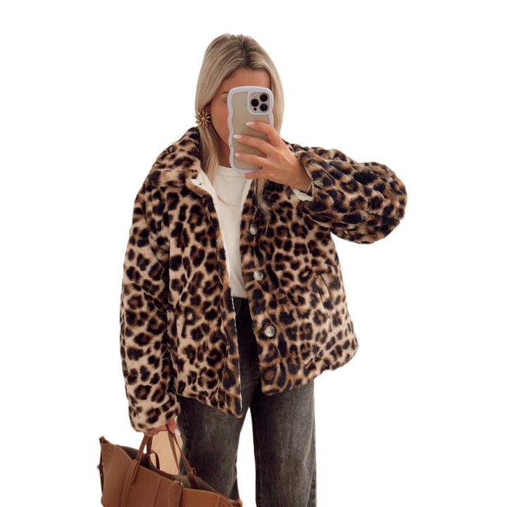 Dame Kunstpelsjakke med mode leopardmønster og komfortabel pasform Stilla