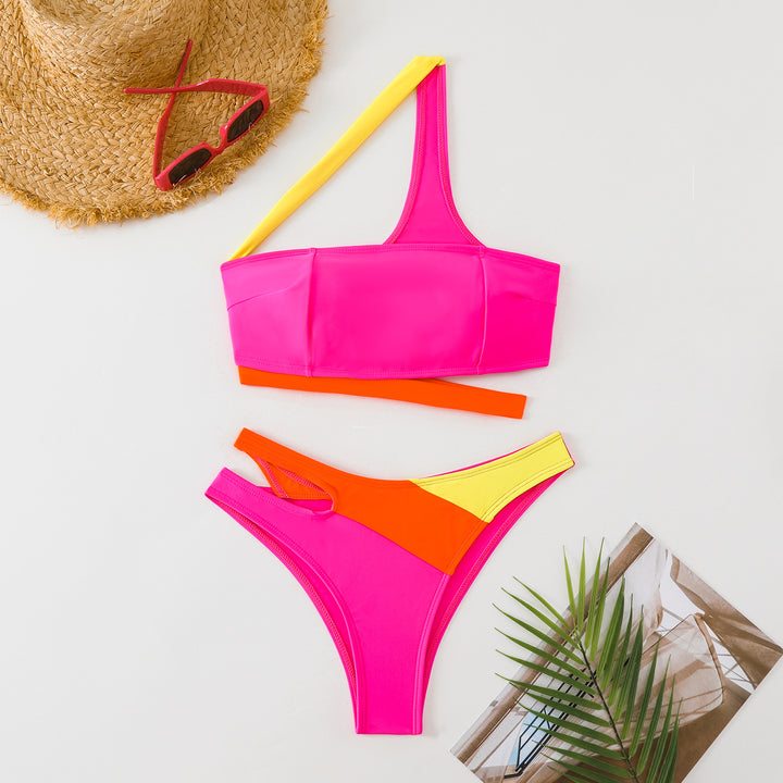 Dame Bikini-sæt med asymmetrisk snit og innovativ farvekombination Stilla