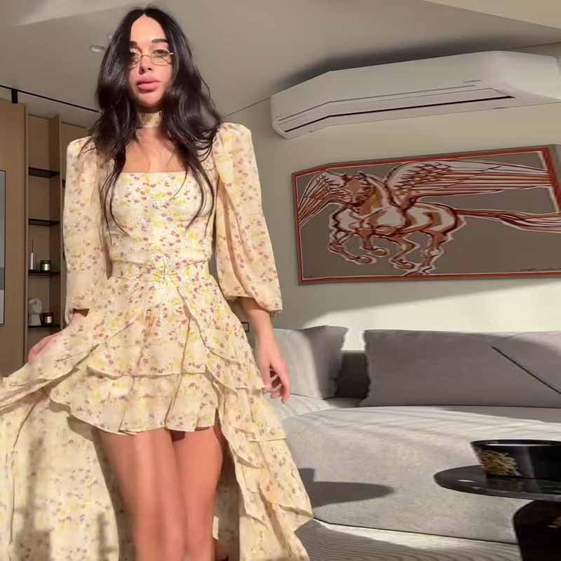 dames sommerkjole med flæser og elegante puffærmer