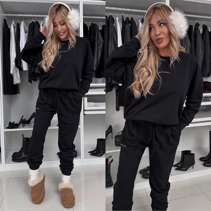Dame tracksuit med en afslappet pasform og praktiske lommer