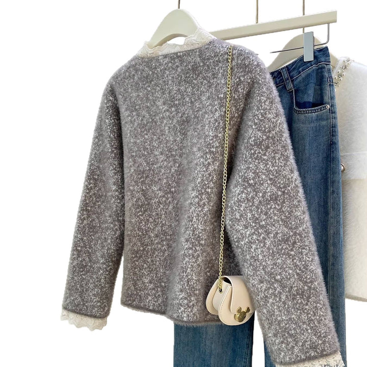 Kvinders elegante cardigan med perler og blondekant
