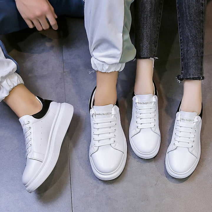 Dame Mode Sneakers i sportsligt design med åndbar overflade Stilla
