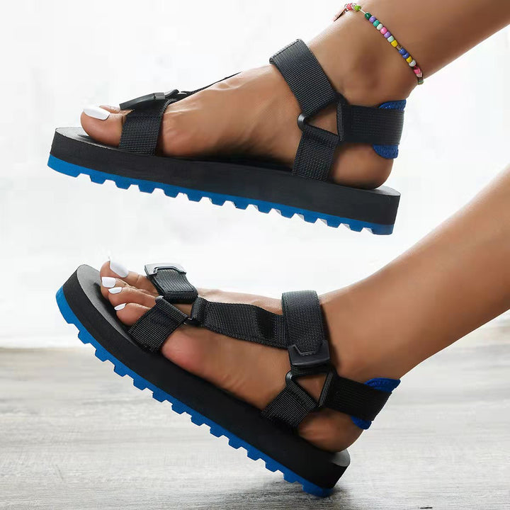 Dame fritids sandaler med justerbare stropper og robust sålprofil Stilla