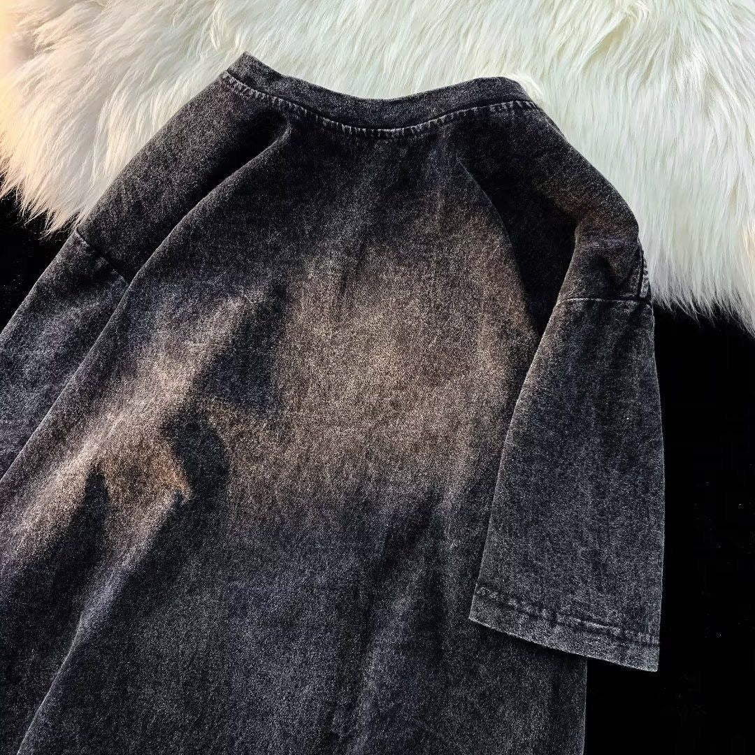 Dame T-shirt med kunstnerisk karaktertryk og afslappet snit Stilla