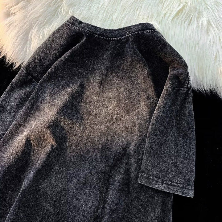 Dame T-shirt med kunstnerisk karaktertryk og afslappet snit Stilla