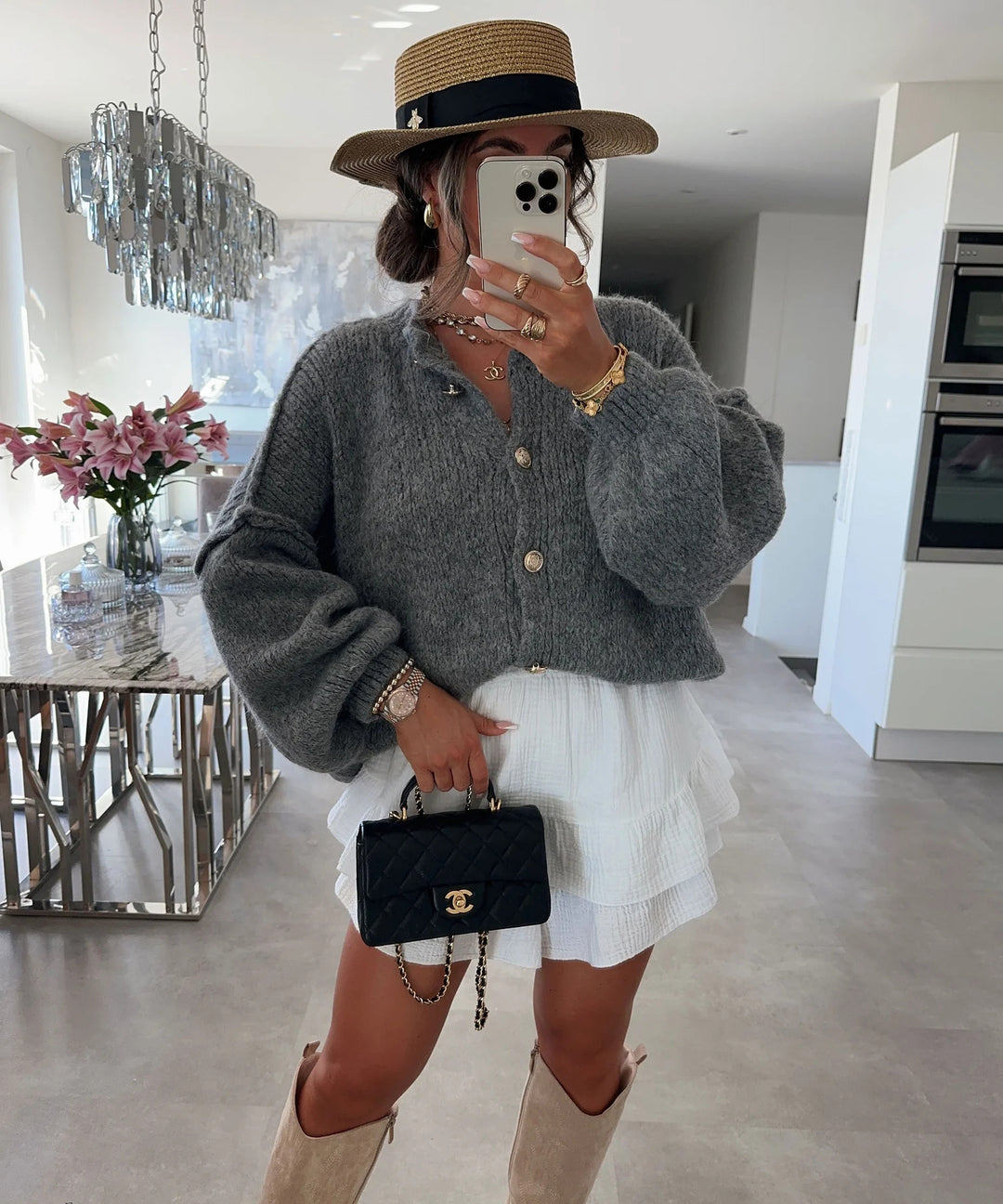 Kvinders fashionable cardigan med oversized ærmer og knapdetaljer Stilla
