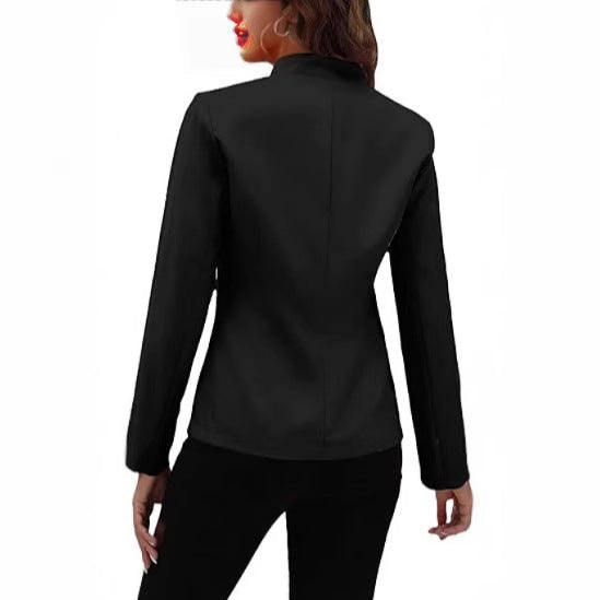 Dame elegant blazer med moderne snit og diskret knapdetalje Stilla