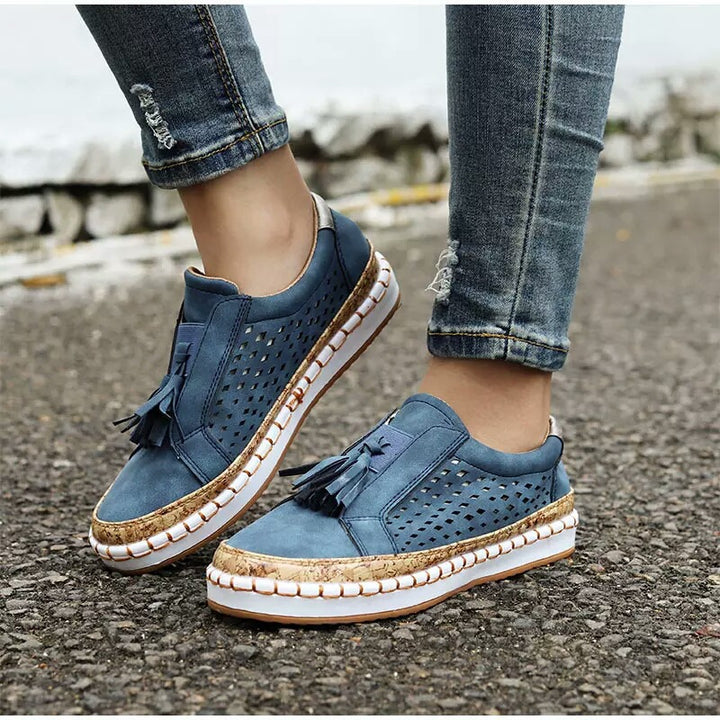 Dame Komfortable Slip-On Sneakers med Fringes og Perforering Stilla