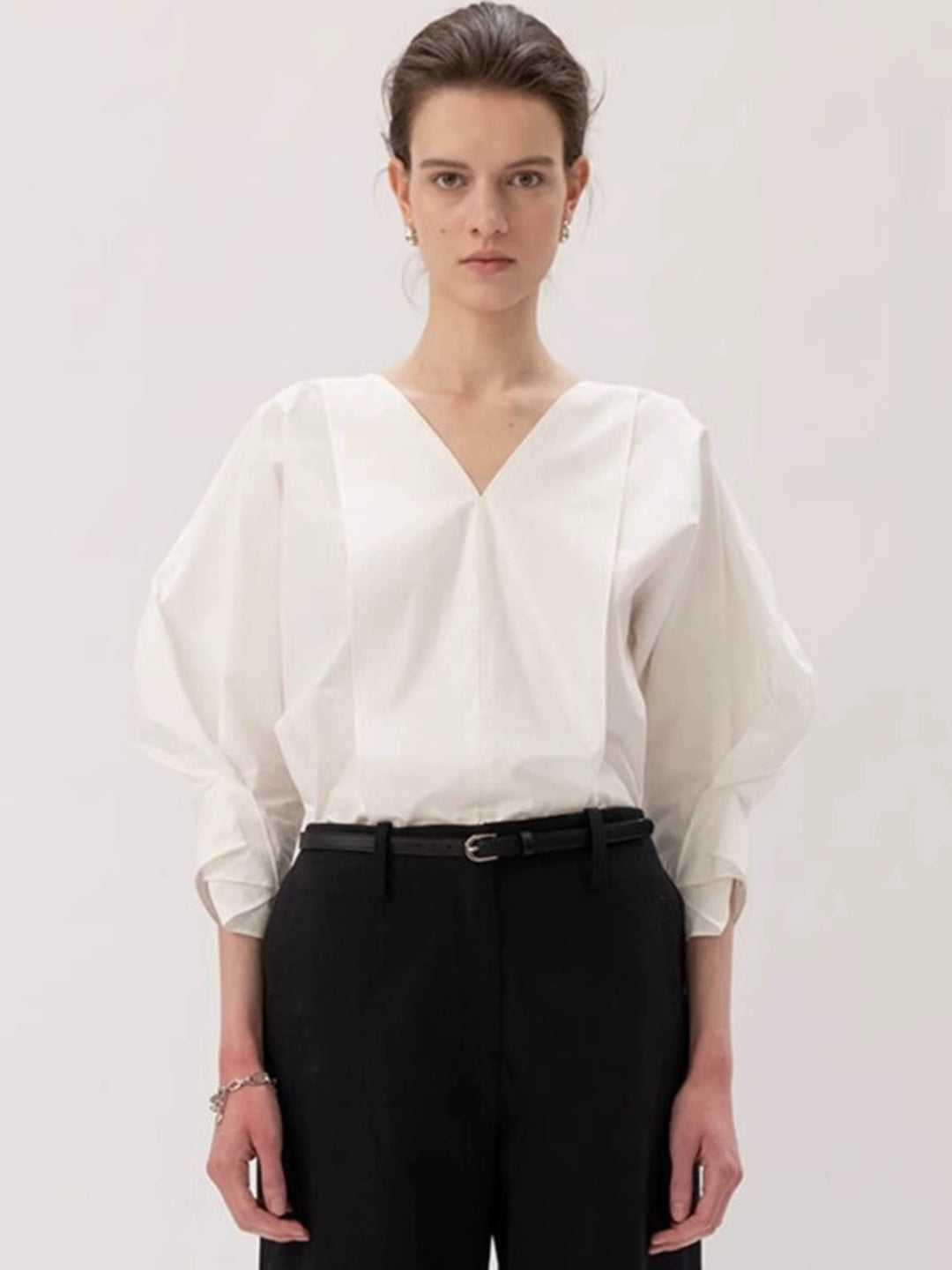 Kvinder fashionable bluse med voluminøse ærmer og v-formet halsudskæring Stilla