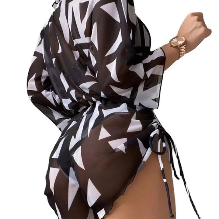 Dame bikini-sæt med stilfuld cover-up og geometrisk design Stilla