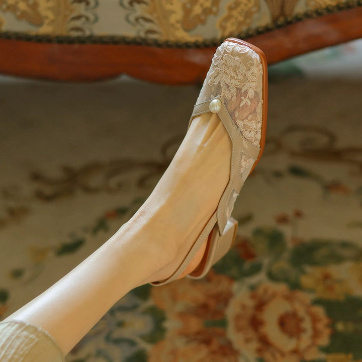 Dame Slingback Pumps med fint broderet overdel og elegant hæl Stilla