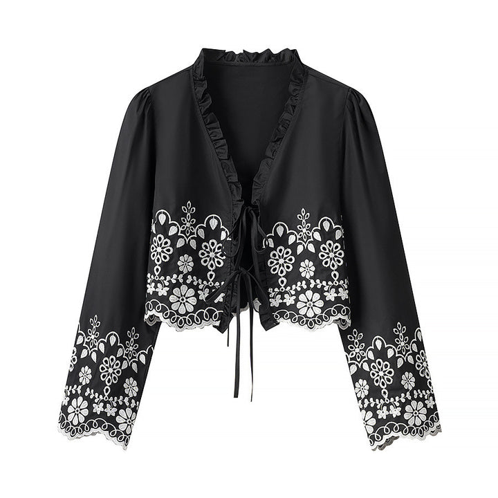 Dame elegant bluse med florale broderi detaljer og flæseudskæring Stilla